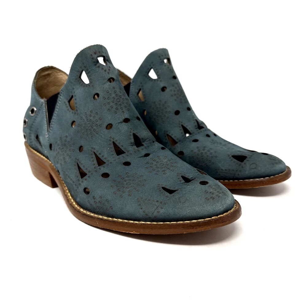 MUSSE & CLOUD Anthro Laser Cut Bootie Womens Size 7 Indigo Blue Suede Leather
